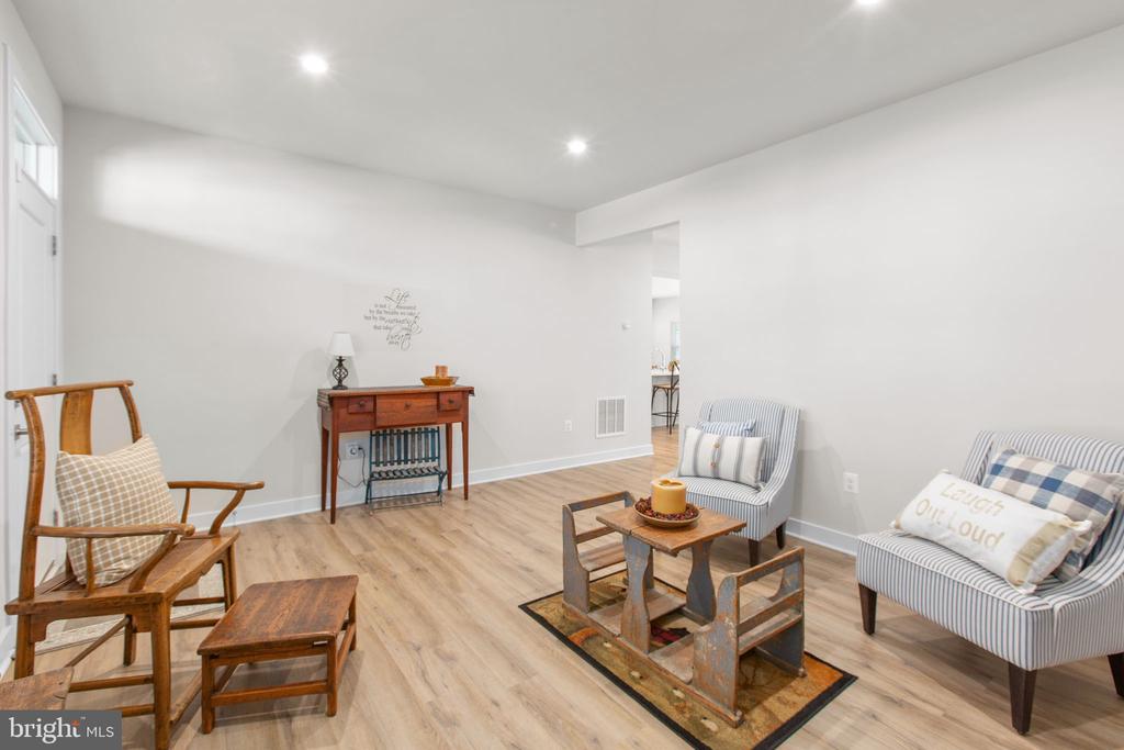 Fredericksburg, Virginia, 22401, United States, 4 Bedrooms Bedrooms, ,4 BathroomsBathrooms,Residential,For Sale,1999517