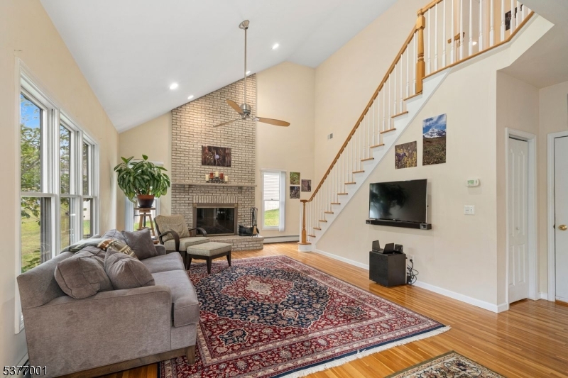 Newton Town, New Jersey, 07860, United States, 4 Bedrooms Bedrooms, ,3 BathroomsBathrooms,Residential,For Sale,1985191