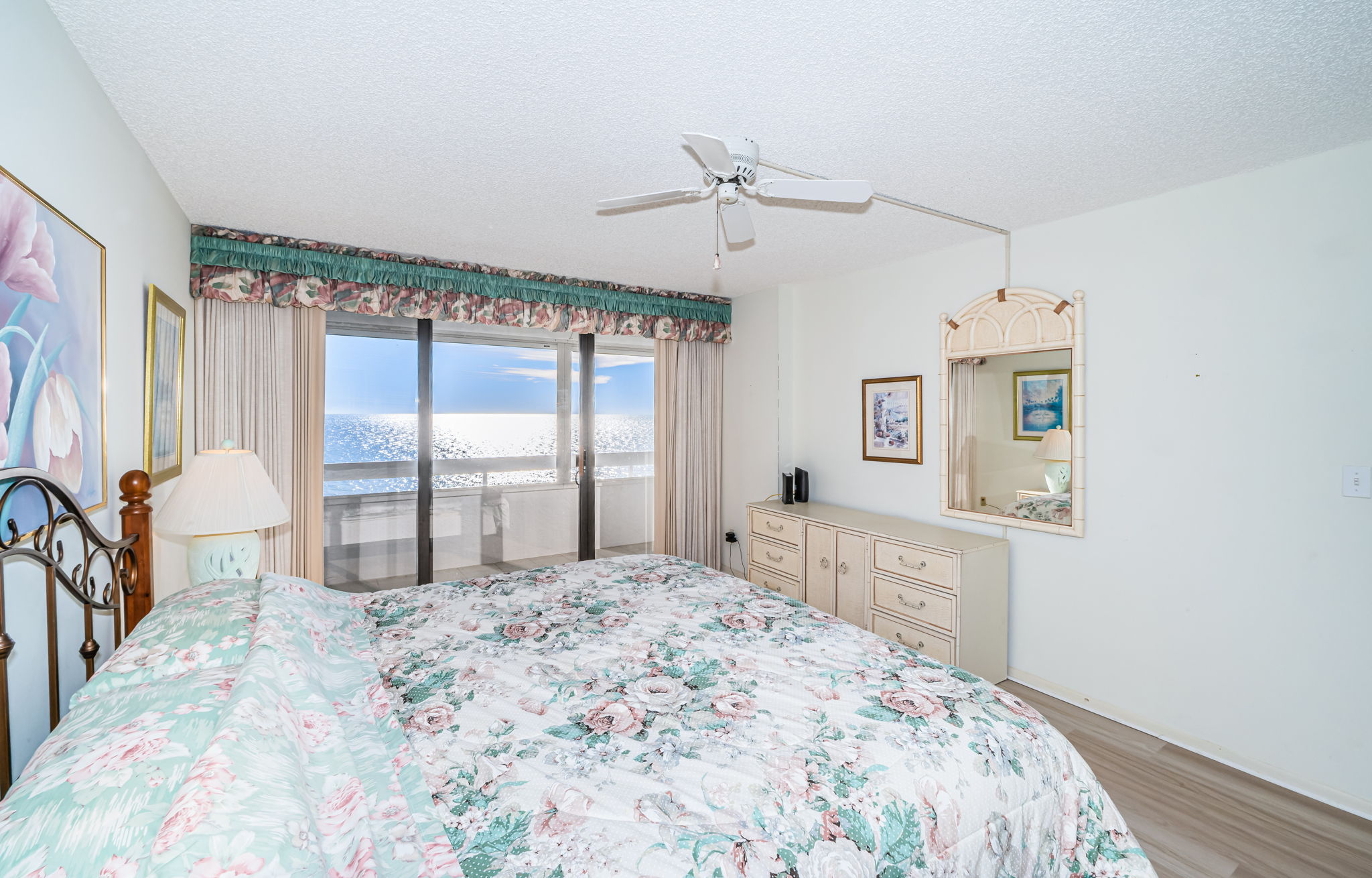 Redington Shores, Florida, 33708, United States, 2 Bedrooms Bedrooms, ,2 BathroomsBathrooms,Residential,For Sale,2013102
