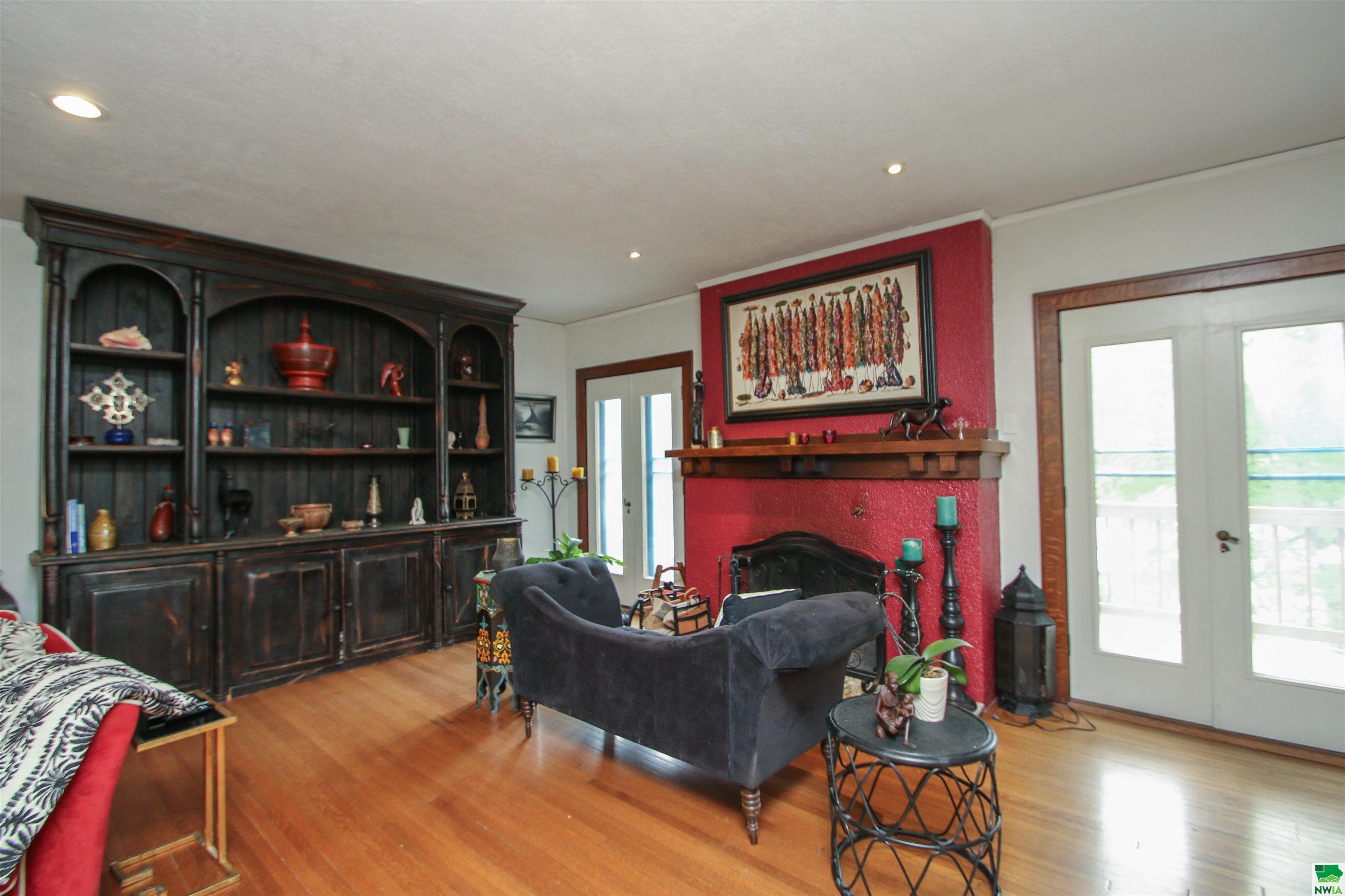 Sioux City, Iowa, 51103, United States, 5 Bedrooms Bedrooms, ,3 BathroomsBathrooms,Residential,For Sale,1824079