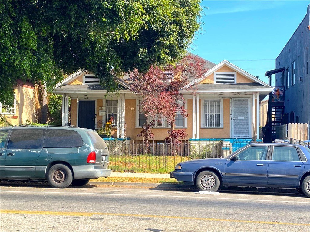 Los Angeles, California, 90011, United States, 2 Bedrooms Bedrooms, ,2 BathroomsBathrooms,Residential,For Sale,1928576