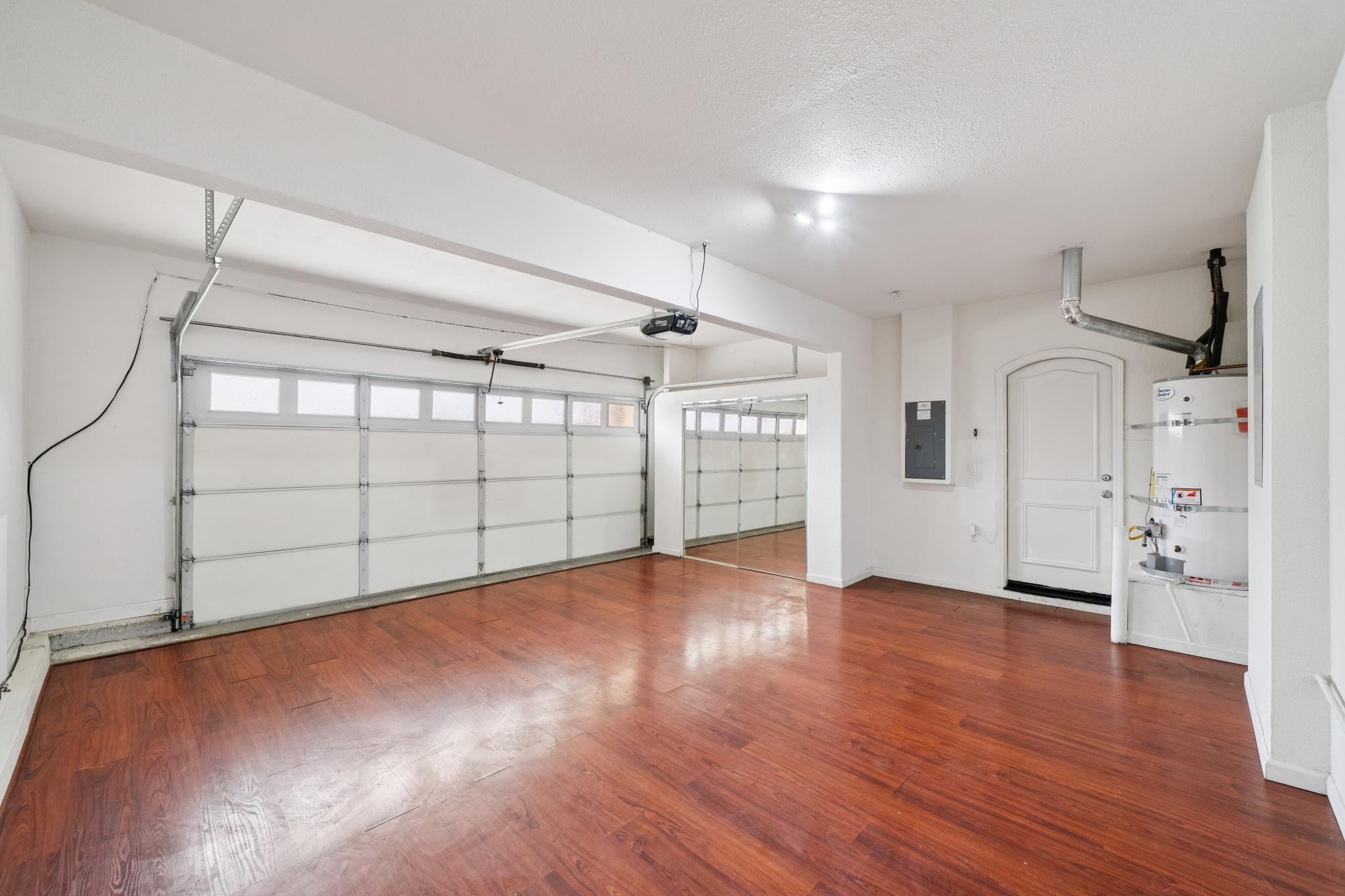  Gorgeous Two-Story Oakley Home - 物件實景