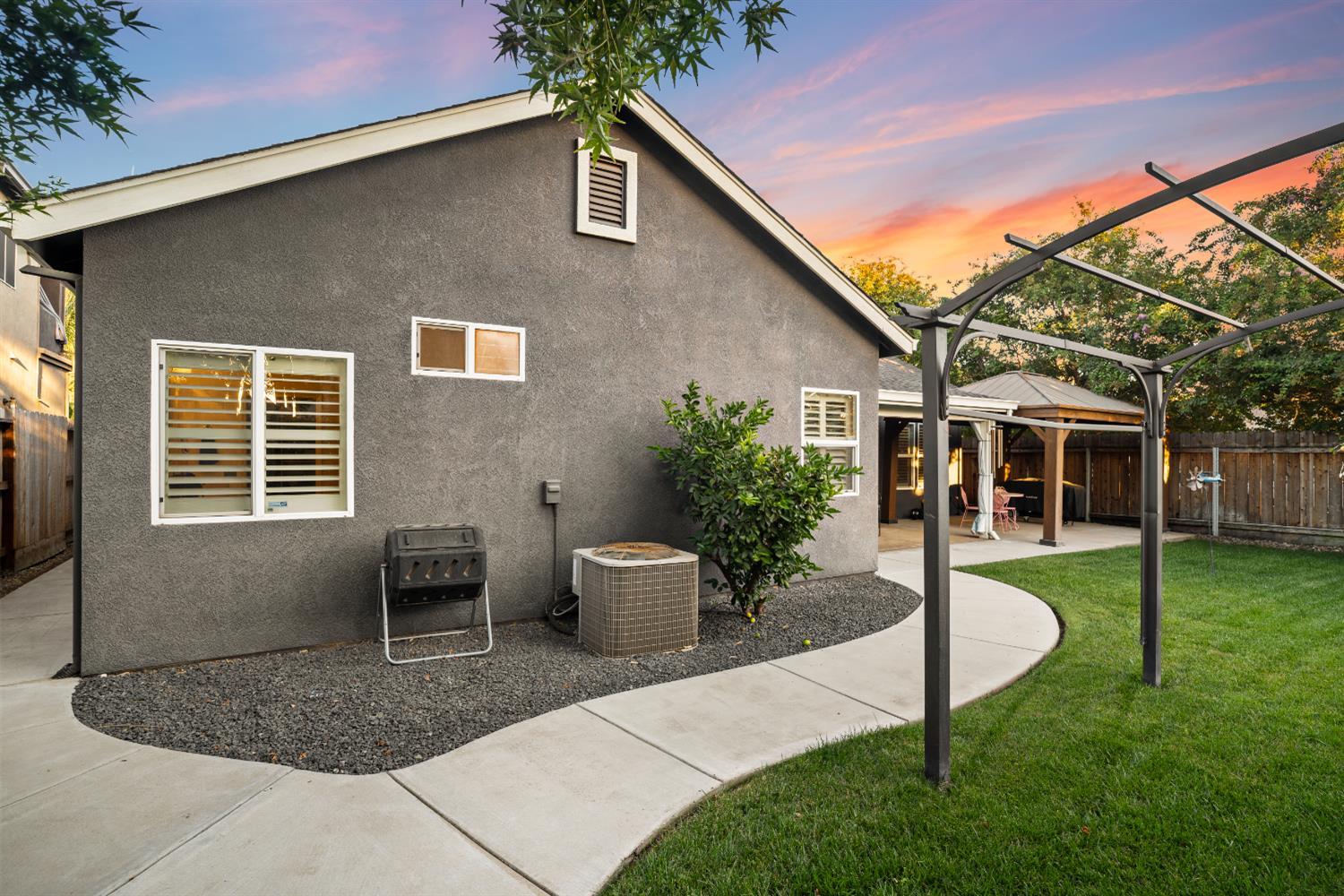 Riverbank, California, 95367, United States, 4 Bedrooms Bedrooms, ,2 BathroomsBathrooms,Residential,For Sale,1976326