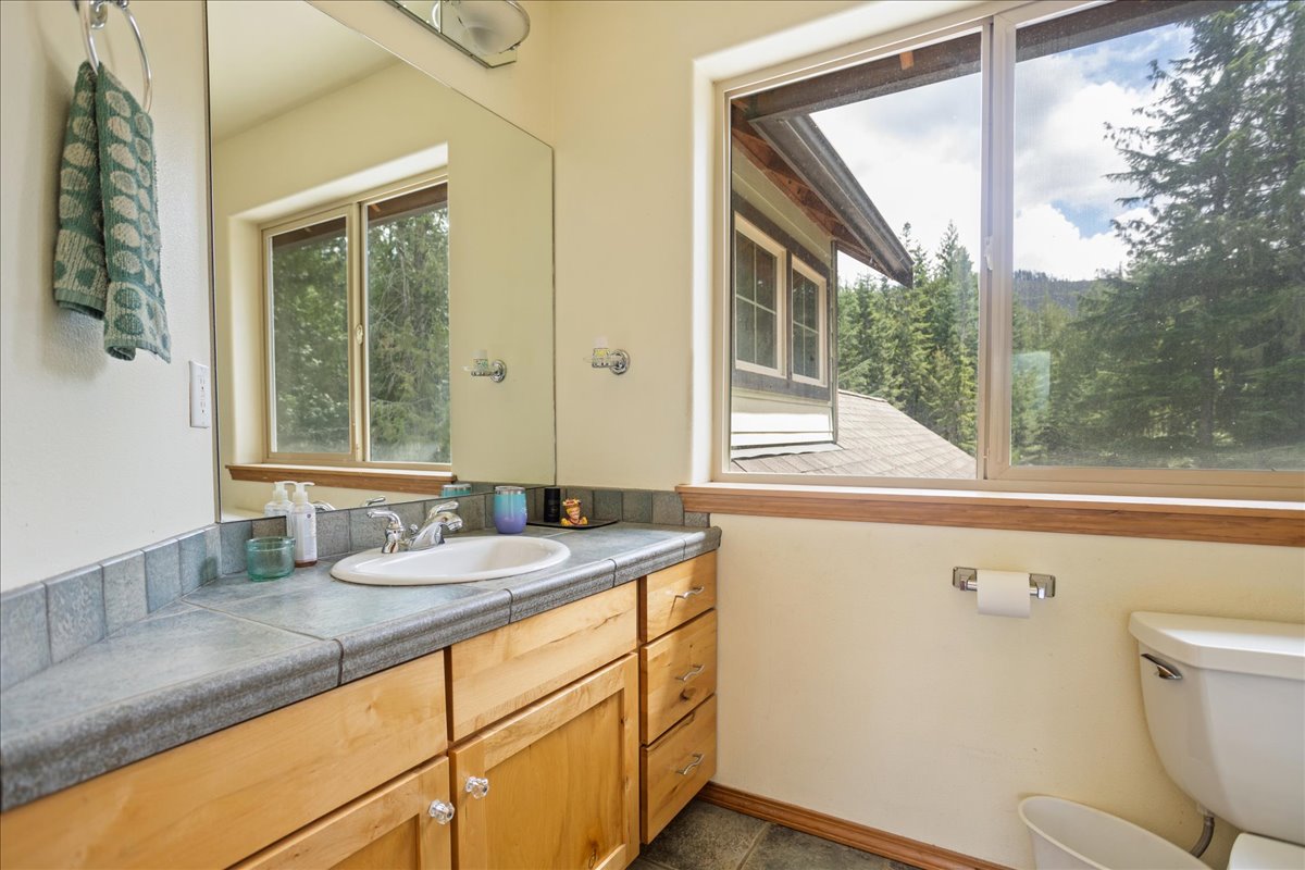 Sagle, Idaho, 83860, United States, 4 Bedrooms Bedrooms, ,4 BathroomsBathrooms,Residential,For Sale,1976237