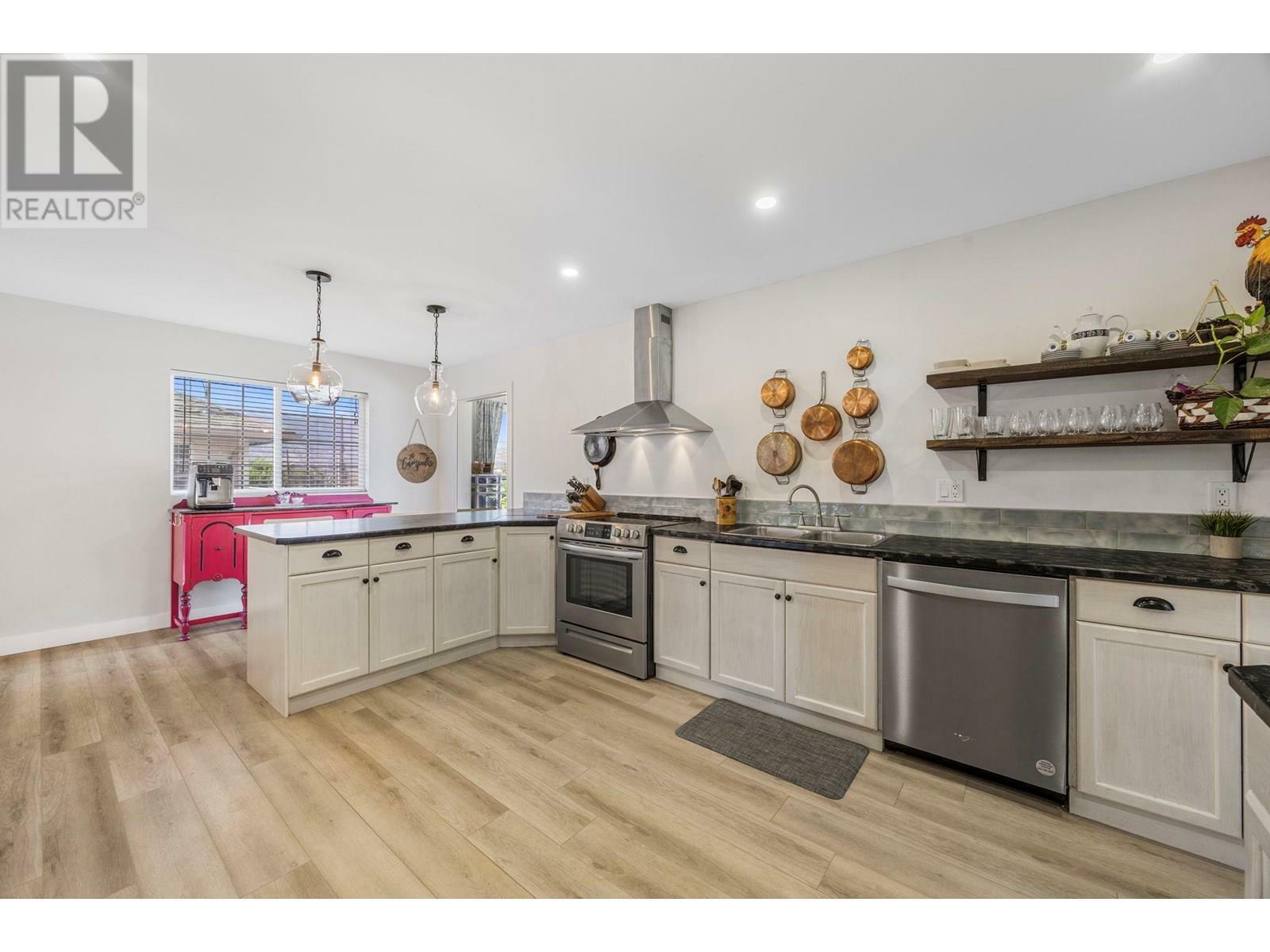 PENTICTON, British Columbia, V2A 1A7, CA, 6 Bedrooms Bedrooms, ,4 BathroomsBathrooms,Residential,For Sale,1859946