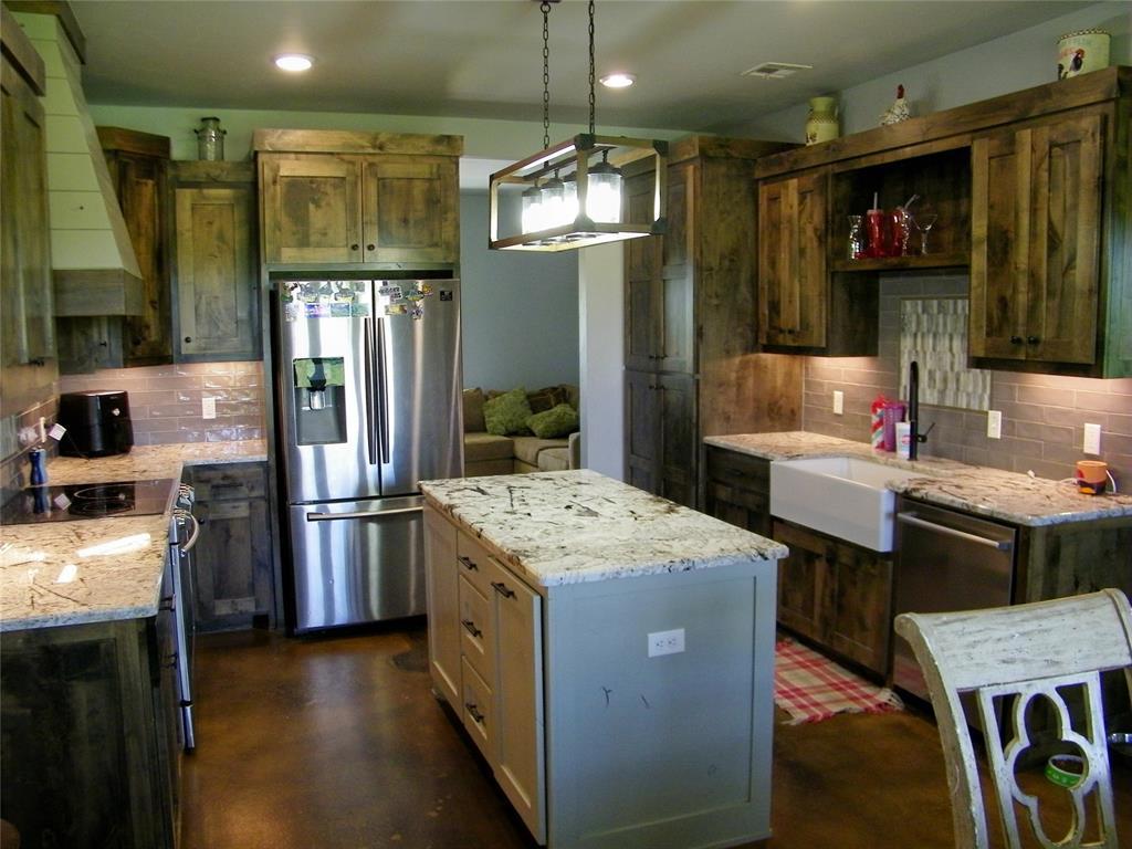 Kingfisher, Oklahoma, 73750, United States, 4 Bedrooms Bedrooms, ,3 BathroomsBathrooms,Residential,For Sale,2005459