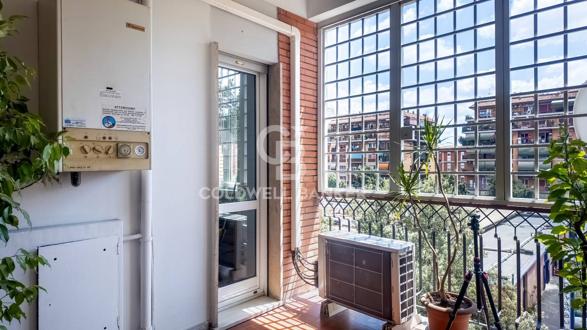 Roma, Roma, 00100, IT, 3 Bedrooms Bedrooms, ,2 BathroomsBathrooms,Residential,For Sale,1900987