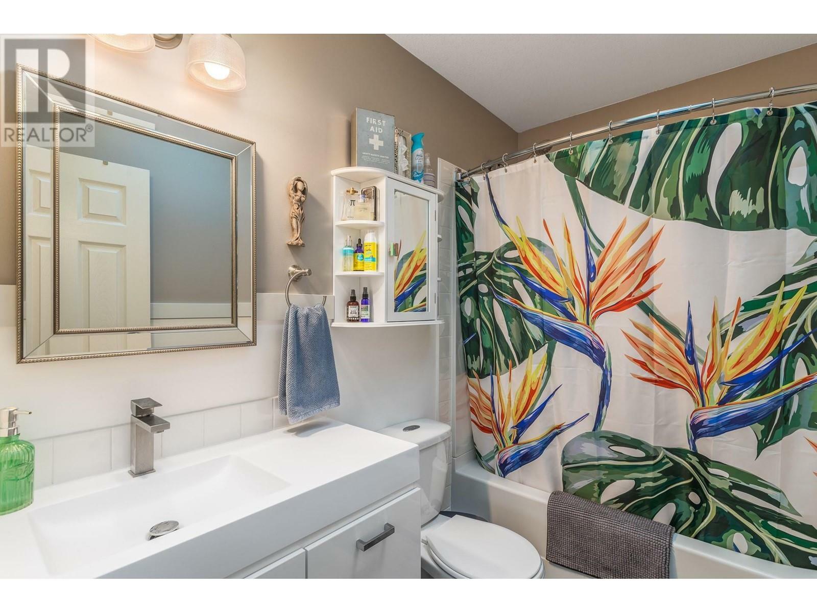 KELOWNA, British Columbia, V1X 2H2, CA, 3 Bedrooms Bedrooms, ,3 BathroomsBathrooms,Residential,For Sale,1839234