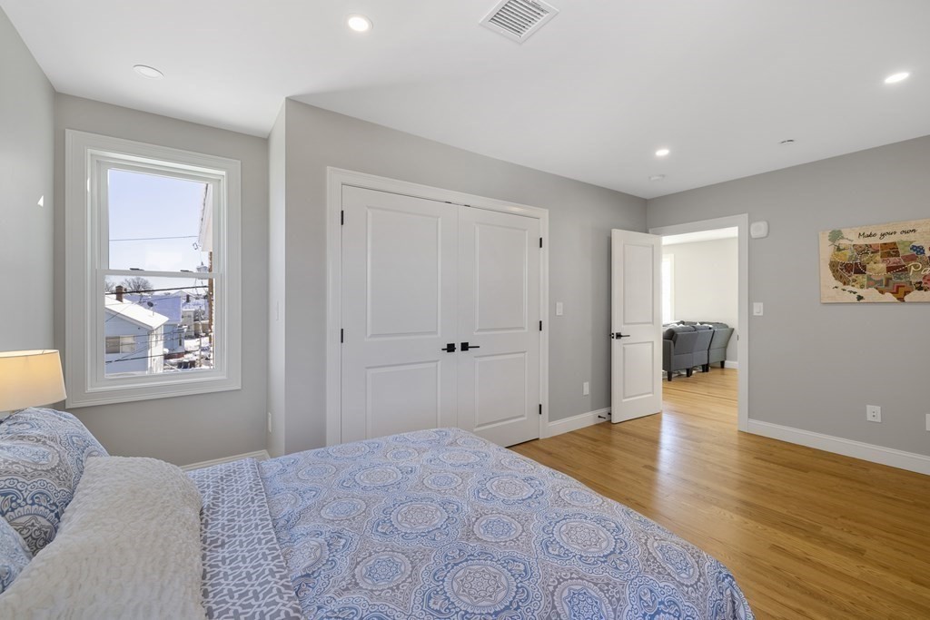 Everett, Massachusetts, 02149, United States, 3 Bedrooms Bedrooms, ,2 BathroomsBathrooms,Residential,For Sale,1923435