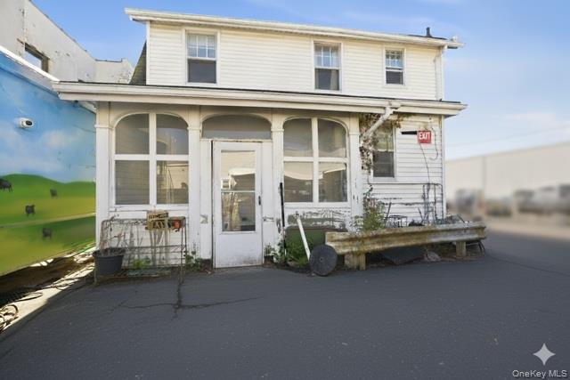 Mineola, New York, 11501, United States, 2 Bedrooms Bedrooms, ,2 BathroomsBathrooms,Residential,For Sale,1999763