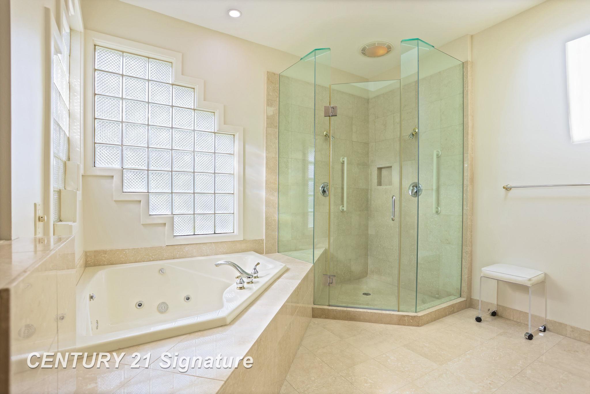 Saginaw, Michigan, 48603, United States, 4 Bedrooms Bedrooms, ,4 BathroomsBathrooms,Residential,For Sale,1979147