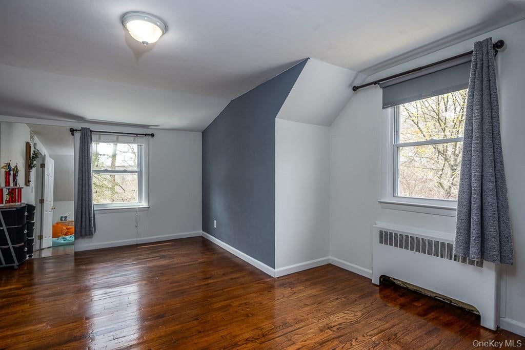 White Plains, New York, 10607, United States, 4 Bedrooms Bedrooms, ,2 BathroomsBathrooms,Residential,For Sale,1986046