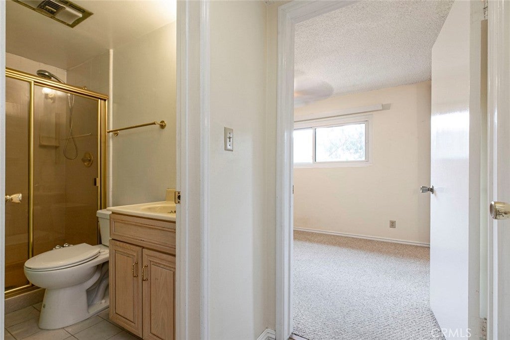 Los Angeles, California, 90068, United States, 2 Bedrooms Bedrooms, ,1 BathroomBathrooms,Residential,For Sale,1940489