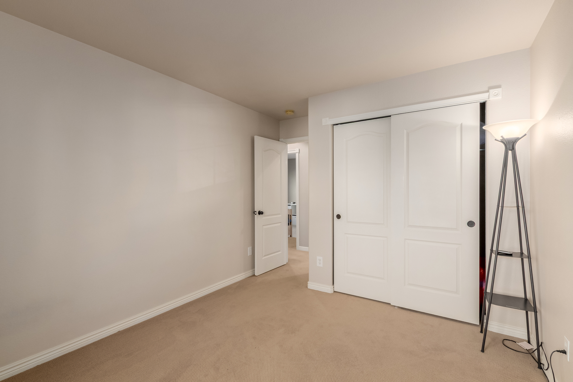 Highlands Ranch, Colorado, 80129, United States, 4 Bedrooms Bedrooms, ,3 BathroomsBathrooms,Residential,For Sale,1987308