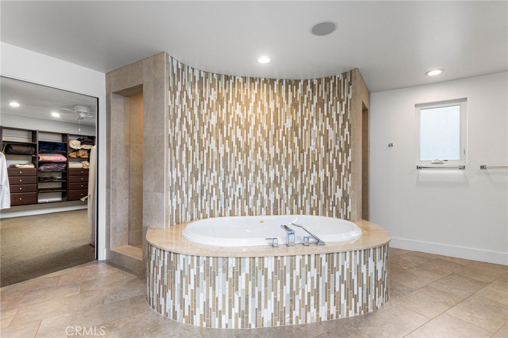 Canyon Lake, California, 92587, United States, 6 Bedrooms Bedrooms, ,5 BathroomsBathrooms,Residential,For Sale,1975311