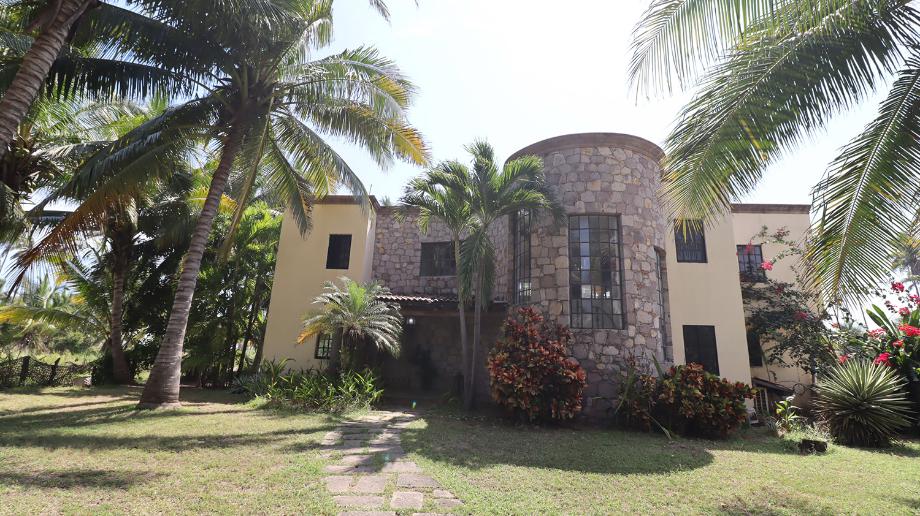 Lázaro Cárdenas, Michoacán, 60982, Mexico, 4 Bedrooms Bedrooms, ,4 BathroomsBathrooms,Residential,For Sale,1728978