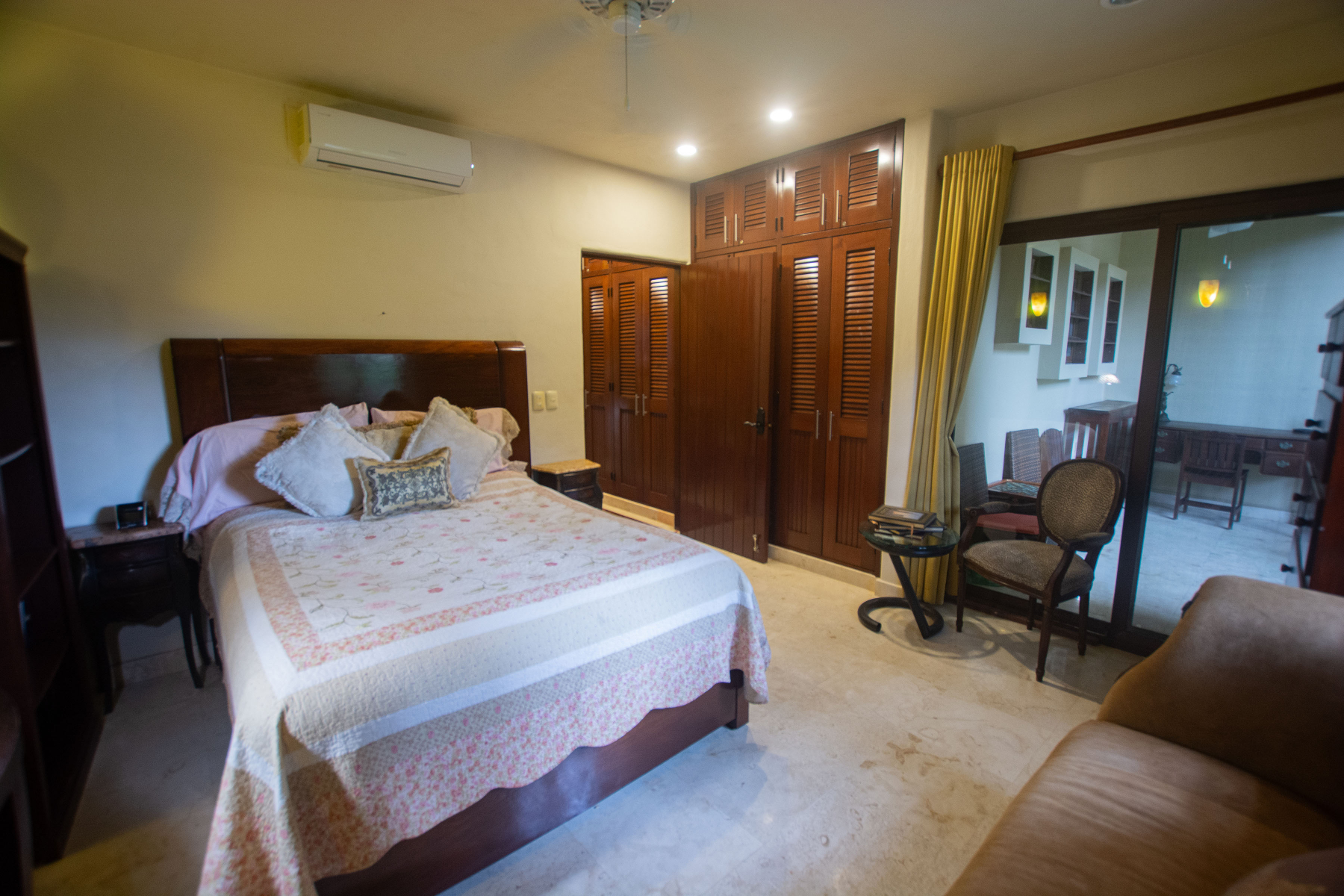  EXCLUSIVE OCEANFRONT RESIDENCE, 2 BED 2 AND BATH PANORAMIC VIEWS - 物件實景