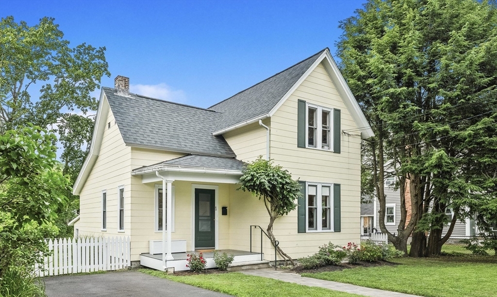 Concord, Massachusetts, 01742, United States, 3 Bedrooms Bedrooms, ,1 BathroomBathrooms,Residential,For Sale,1896713