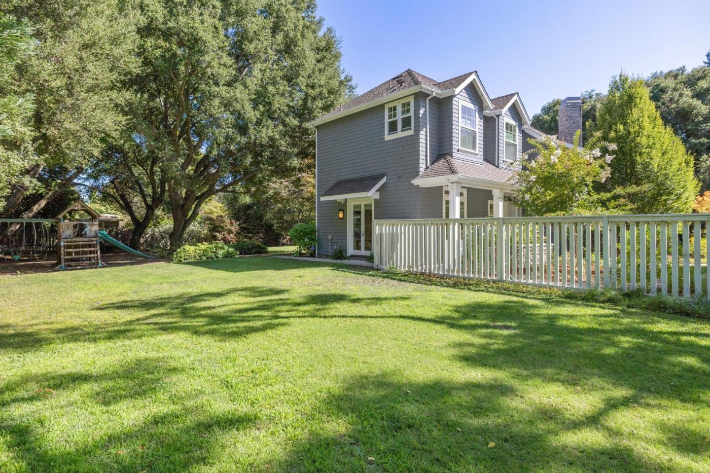 Menlo Park, California, 94025, United States, 6 Bedrooms Bedrooms, ,6 BathroomsBathrooms,Residential,For Sale,1939907