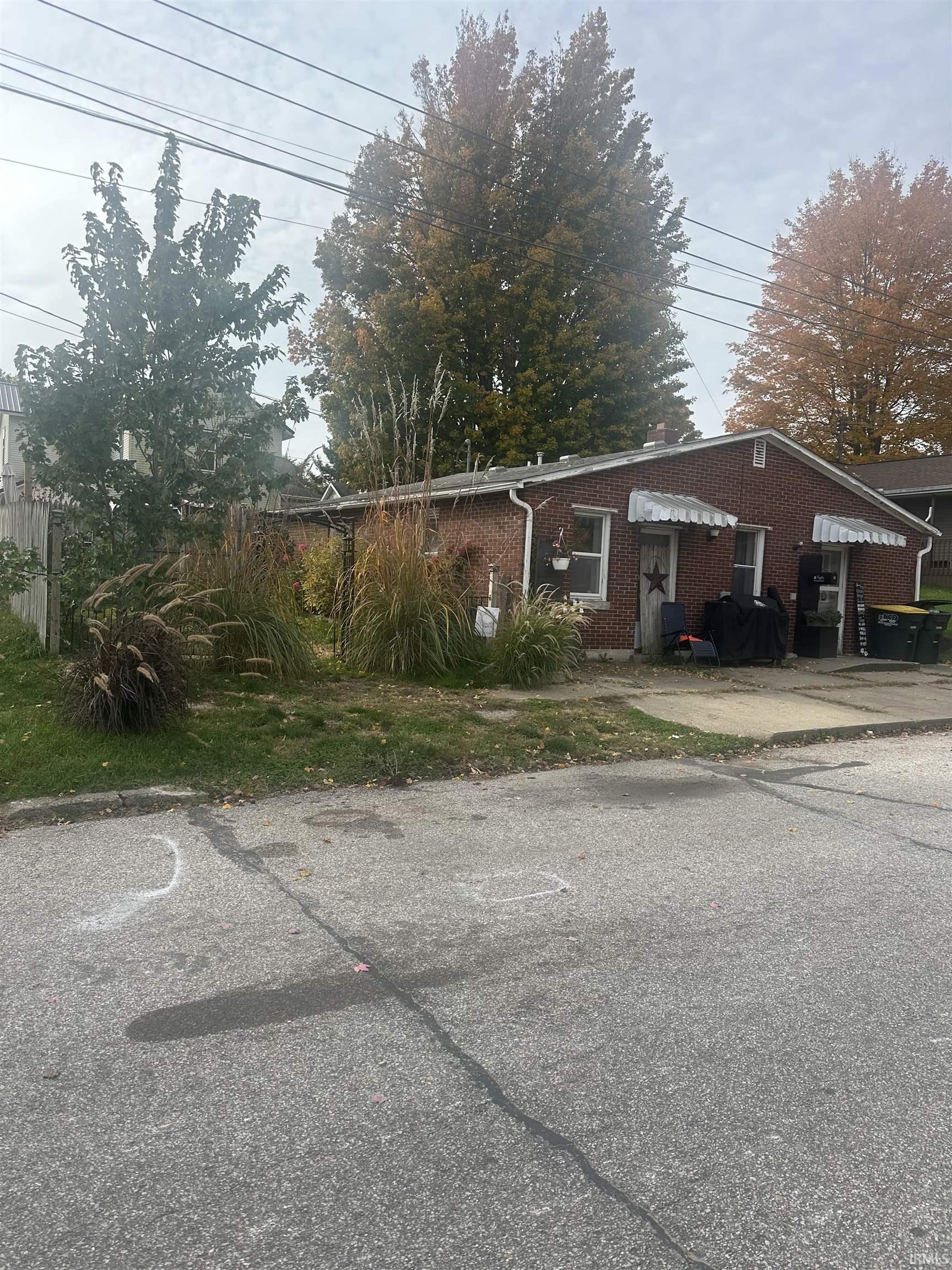 Wayne St, Lagrange, IN 46761
