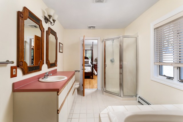 Shoreham, New York, 11786, United States, 5 Bedrooms Bedrooms, ,3 BathroomsBathrooms,Residential,For Sale,1990330