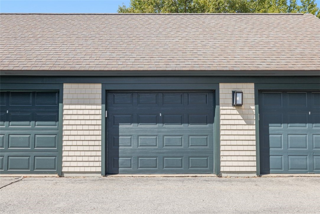 Narragansett, Rhode Island, 02882, United States, 2 Bedrooms Bedrooms, ,3 BathroomsBathrooms,Residential,For Sale,1950851