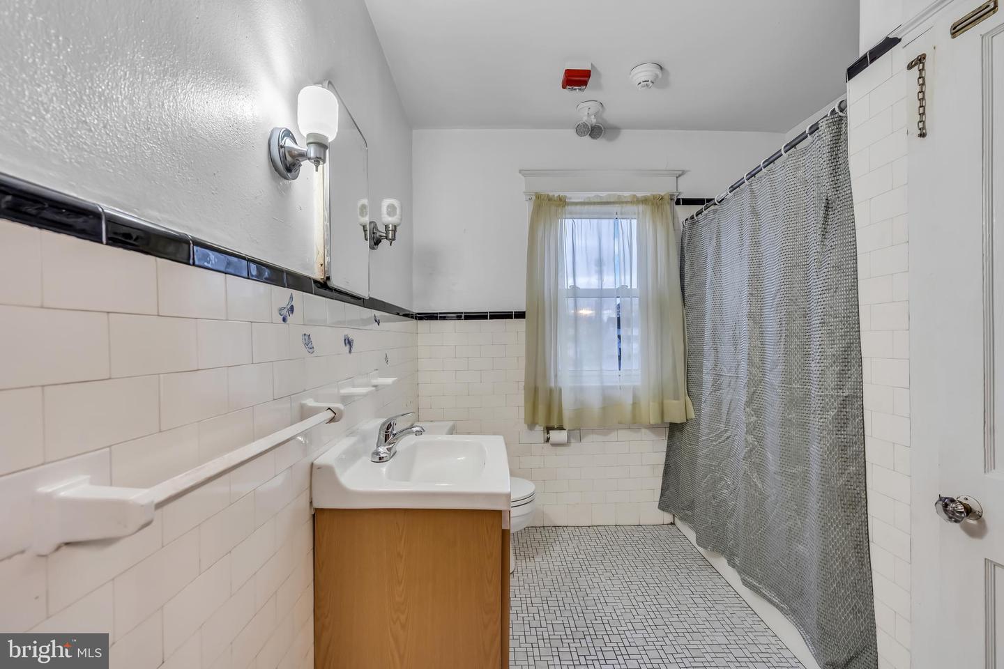 Audubon, New Jersey, 08106, United States, 4 Bedrooms Bedrooms, ,2 BathroomsBathrooms,Residential,For Sale,1989339