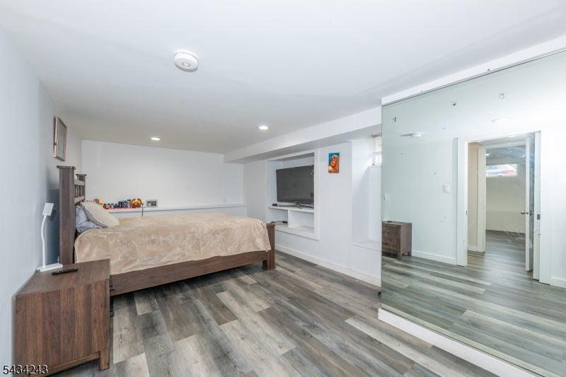 Wanaque Boro, New Jersey, 07420, United States, 4 Bedrooms Bedrooms, ,2 BathroomsBathrooms,Residential,For Sale,2049267