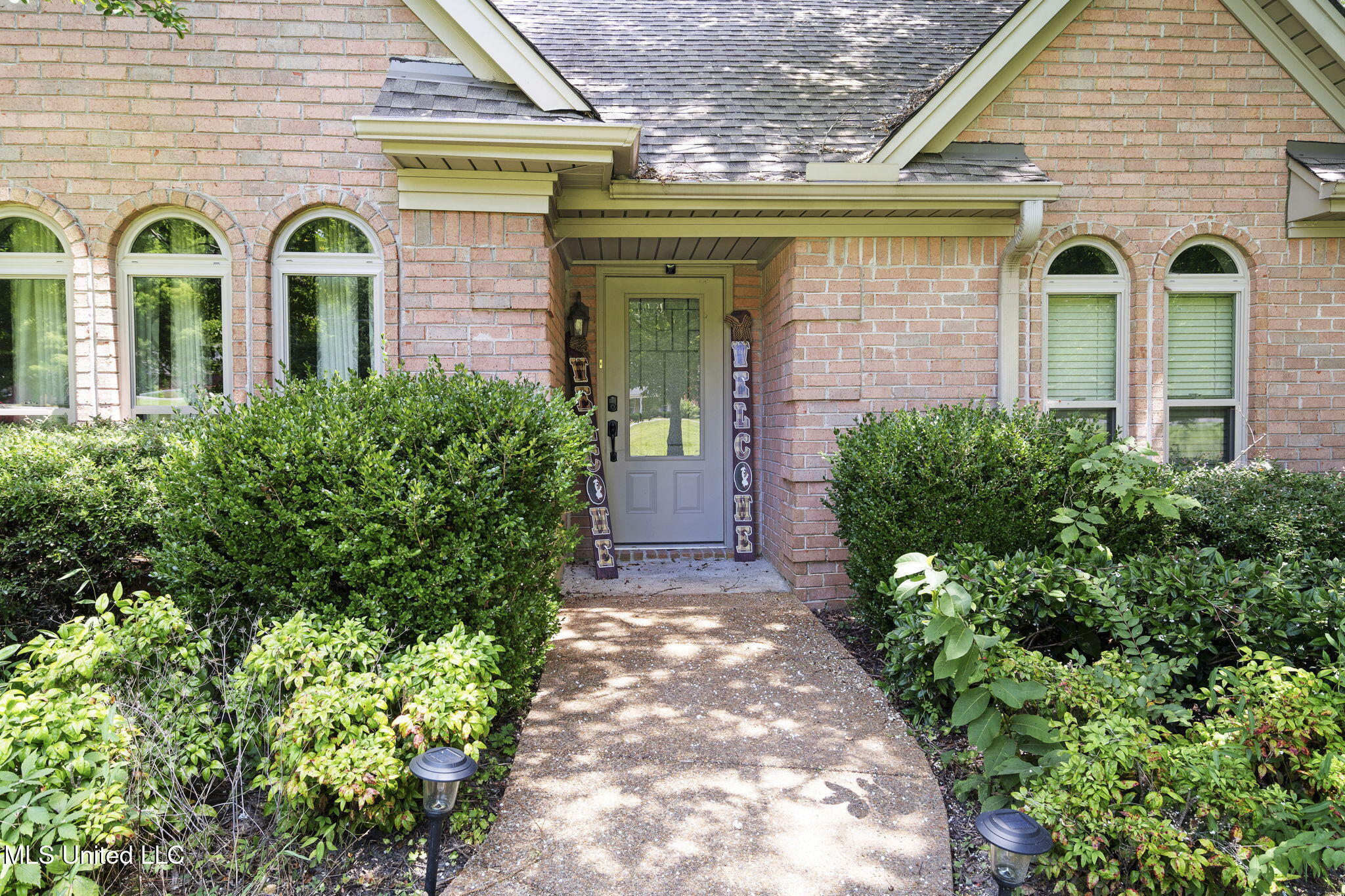 Olive Branch, Mississippi, 38654, United States, 5 Bedrooms Bedrooms, ,3 BathroomsBathrooms,Residential,For Sale,1898355