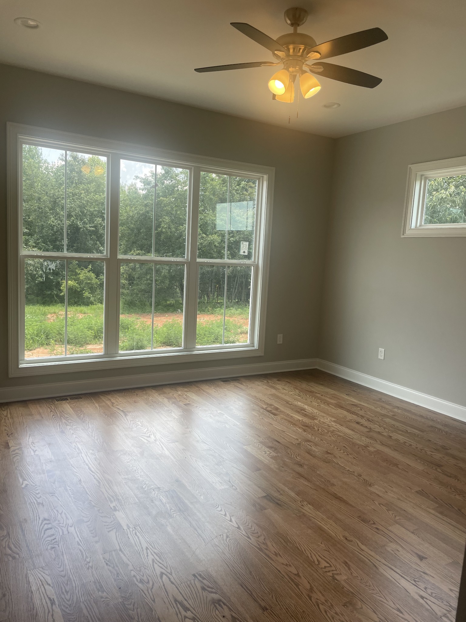 Winchester, Tennessee, 37398, United States, 3 Bedrooms Bedrooms, ,4 BathroomsBathrooms,Residential,For Sale,1928177