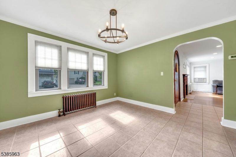 Livingston Twp., New Jersey, 07039, United States, 2 Bedrooms Bedrooms, ,2 BathroomsBathrooms,Residential,For Sale,1951171