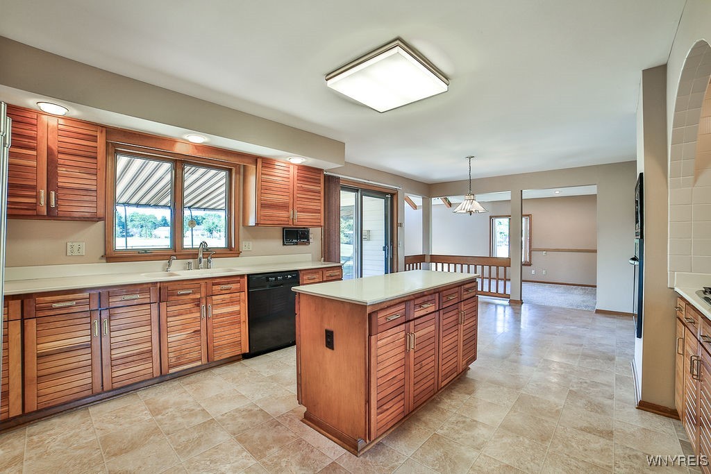 Grand Island, New York, 14072, United States, 4 Bedrooms Bedrooms, ,4 BathroomsBathrooms,Residential,For Sale,1899364