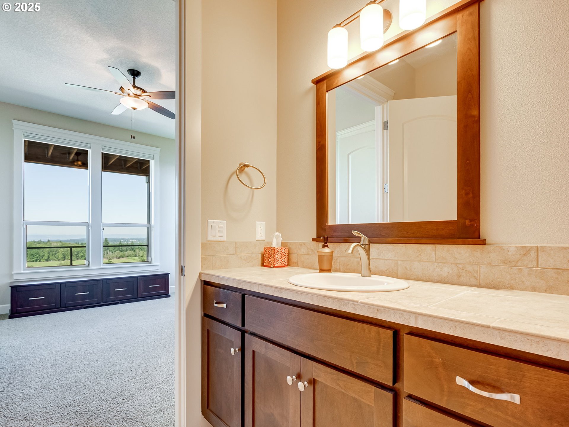Camas, Washington, 98607, United States, 4 Bedrooms Bedrooms, ,4 BathroomsBathrooms,Residential,For Sale,1837828