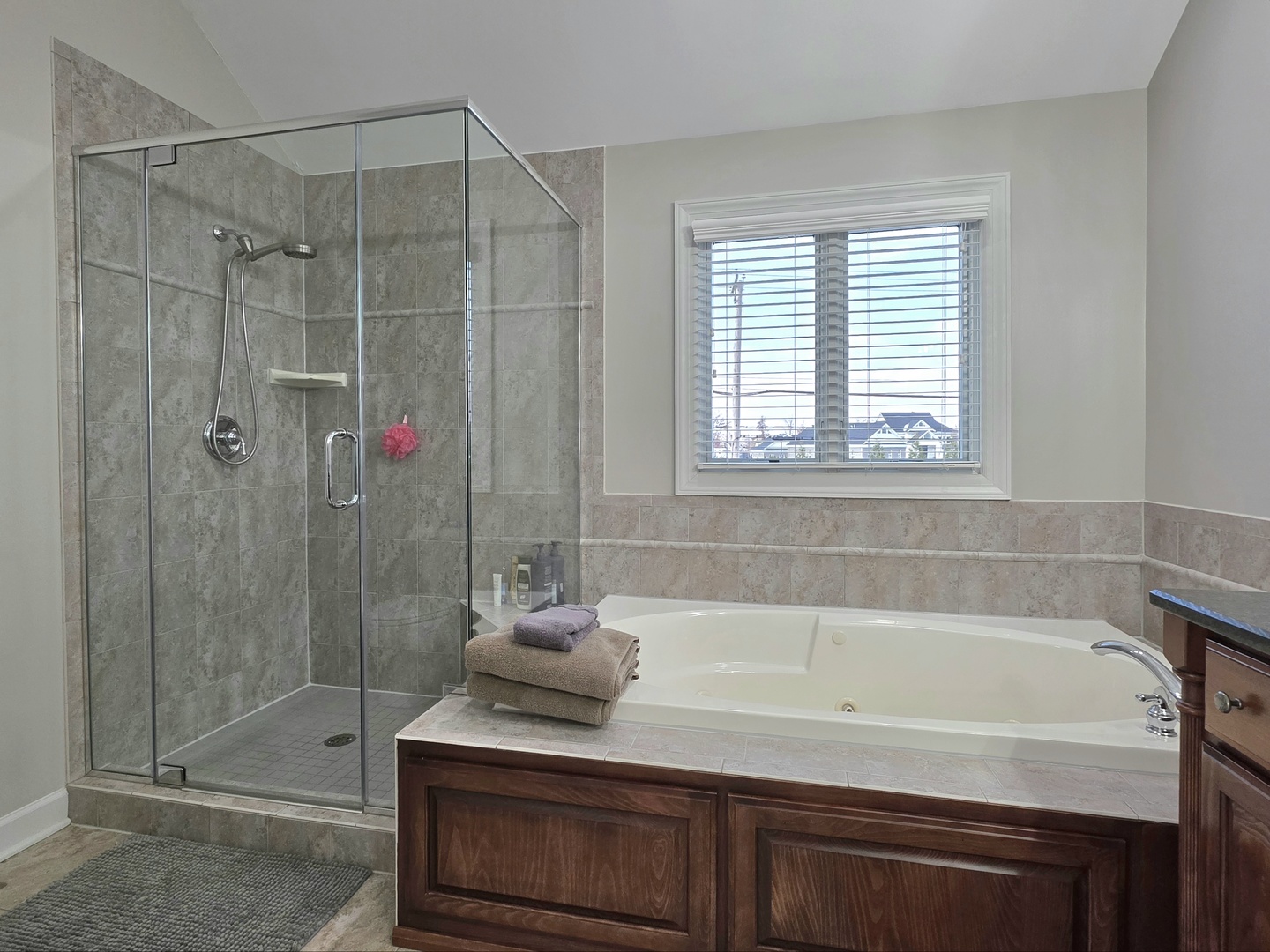 Mokena, Illinois, 60448, United States, 5 Bedrooms Bedrooms, ,4 BathroomsBathrooms,Residential,For Sale,2005641