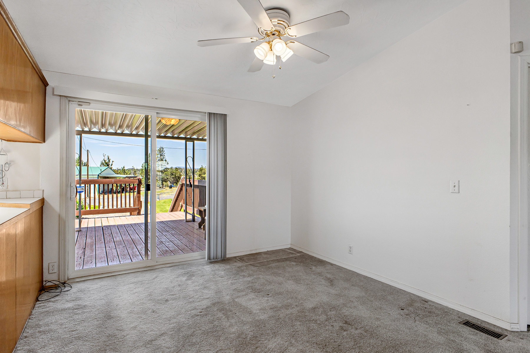 Prineville, Oregon, 97754, United States, 3 Bedrooms Bedrooms, ,2 BathroomsBathrooms,Residential,For Sale,1885821
