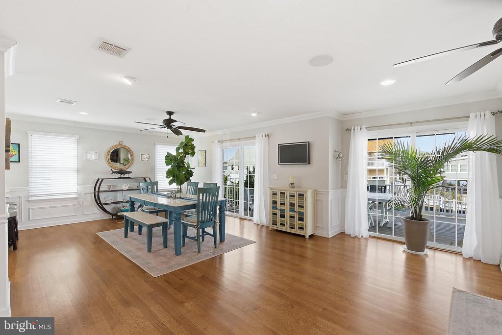 Manahawkin, New Jersey, 08050, United States, 4 Bedrooms Bedrooms, ,3 BathroomsBathrooms,Residential,For Sale,2005784