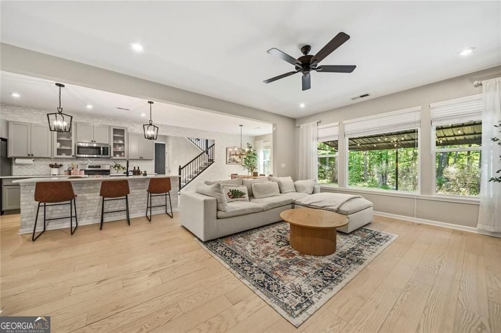 Braselton, Georgia, 30517, United States, 4 Bedrooms Bedrooms, ,3 BathroomsBathrooms,Residential,For Sale,2042079