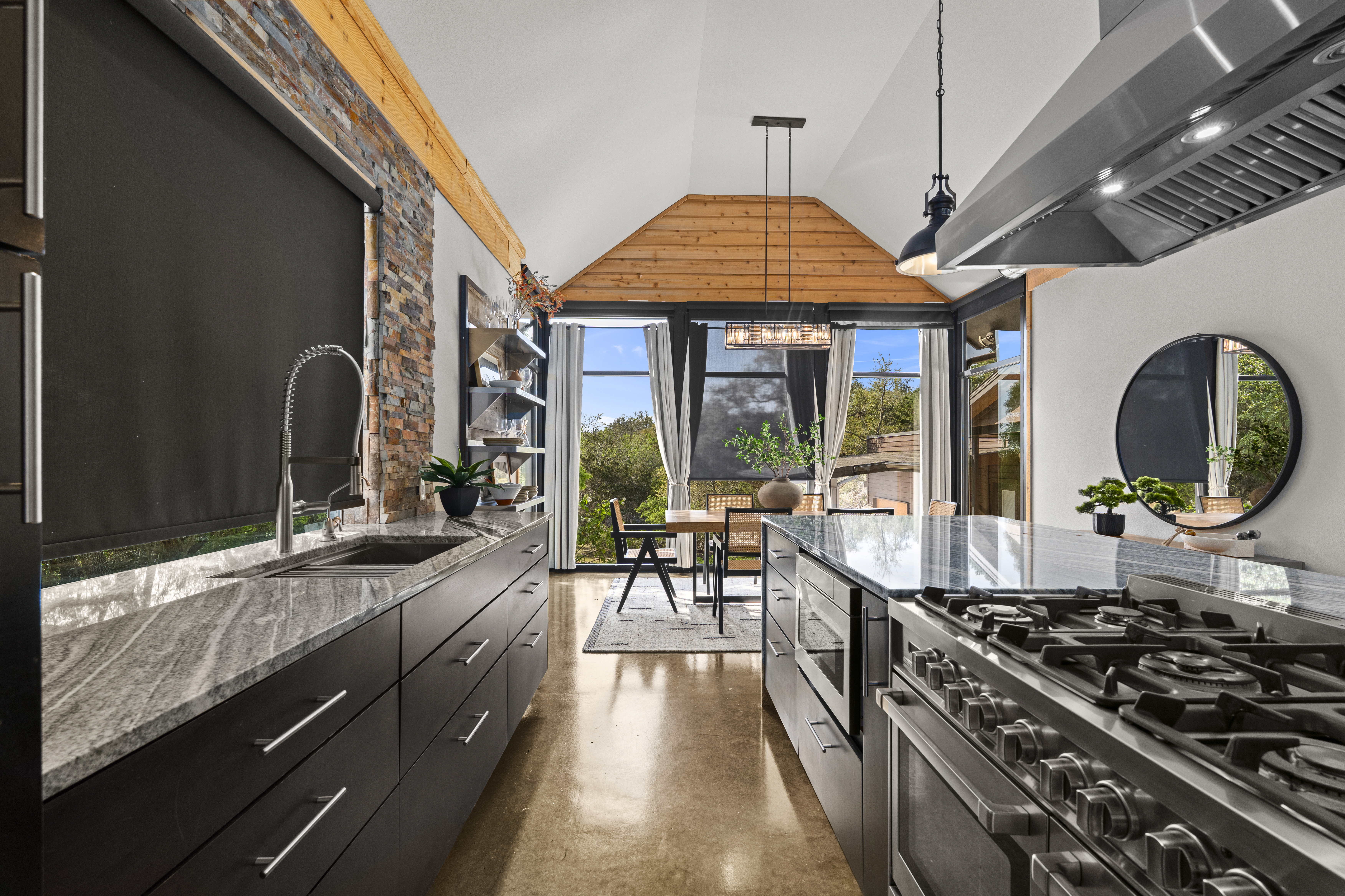  Spring Branch Luxury on 2.3 Acres - 物件實景