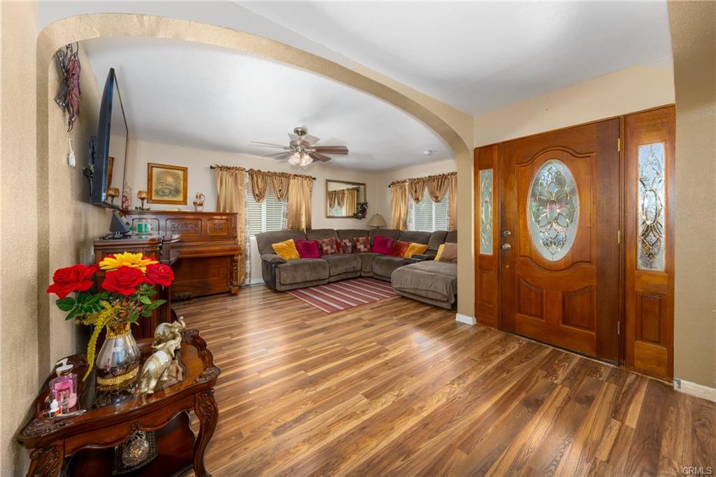 Los Angeles, California, 90011, United States, 6 Bedrooms Bedrooms, ,5 BathroomsBathrooms,Residential,For Sale,1974458