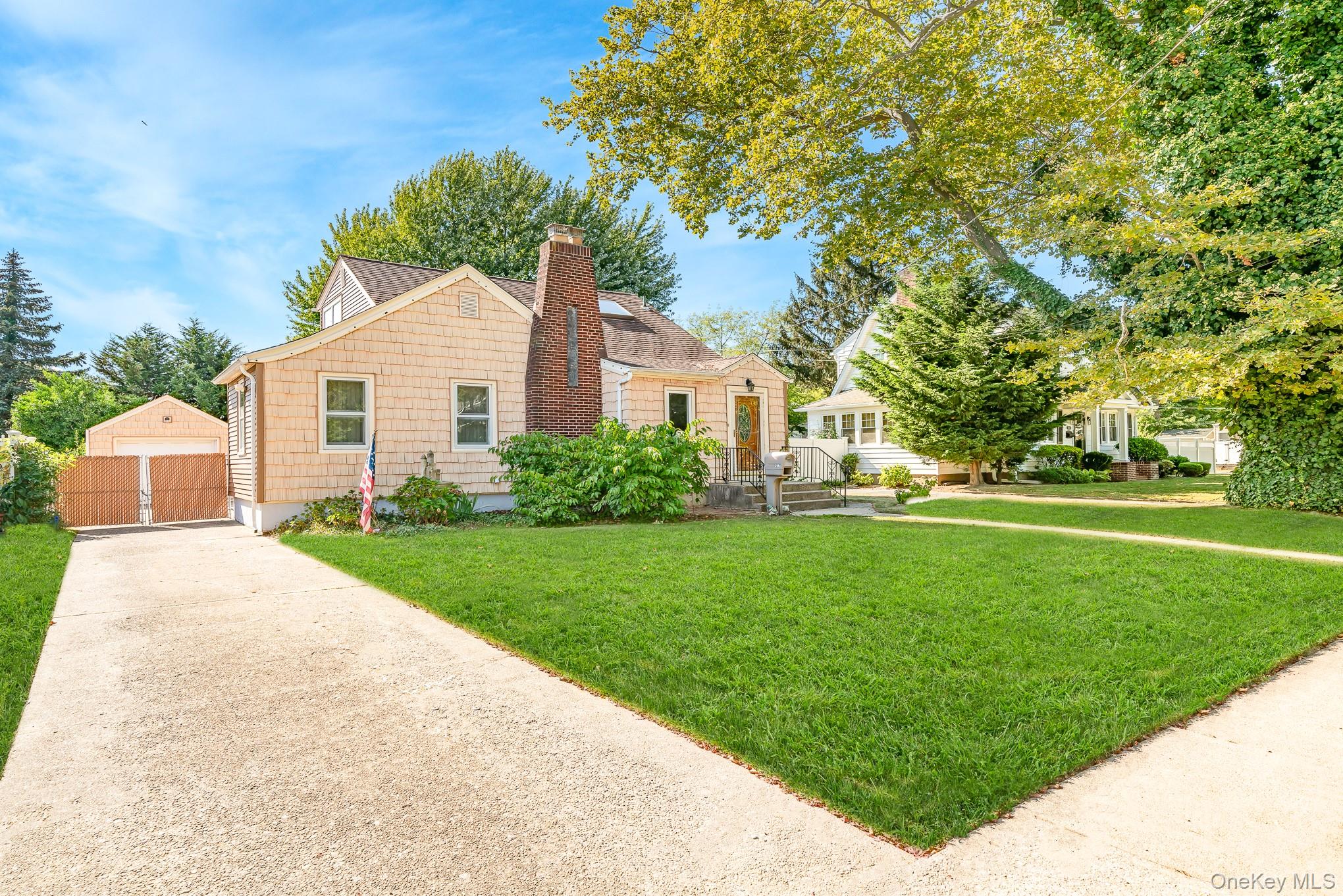 Freeport, New York, 11520, United States, 3 Bedrooms Bedrooms, ,2 BathroomsBathrooms,Residential,For Sale,1980355