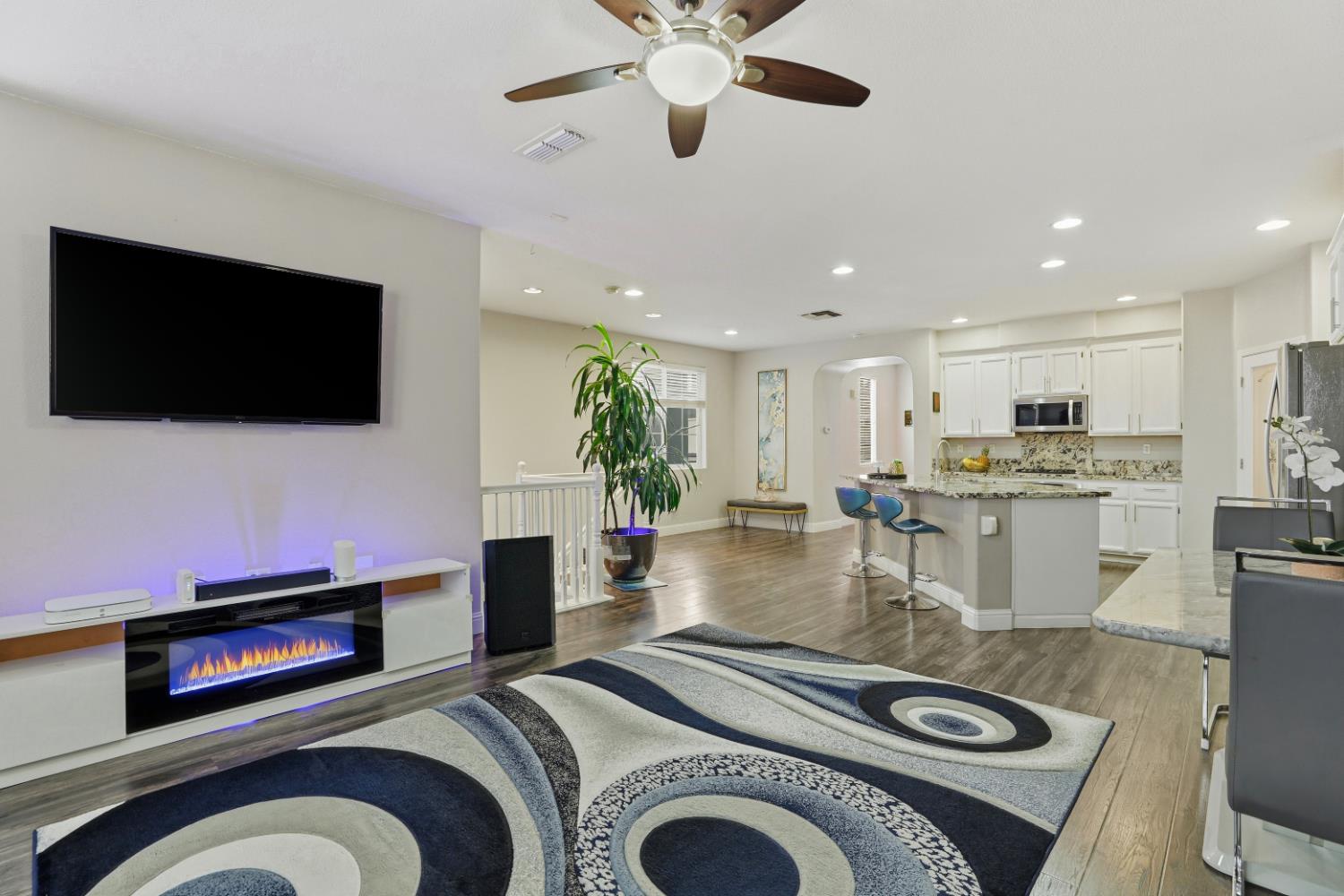 Rancho Cordova, California, 95670, United States, 3 Bedrooms Bedrooms, ,3 BathroomsBathrooms,Residential,For Sale,1991437