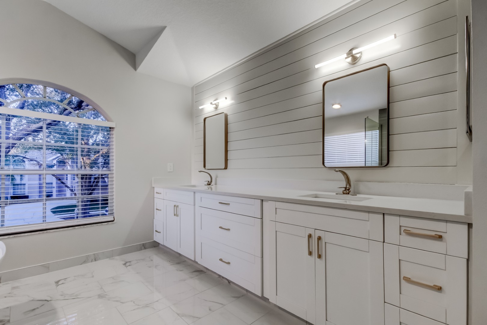 Tampa, Florida, 33647, United States, 5 Bedrooms Bedrooms, ,3 BathroomsBathrooms,Residential,For Sale,2015638