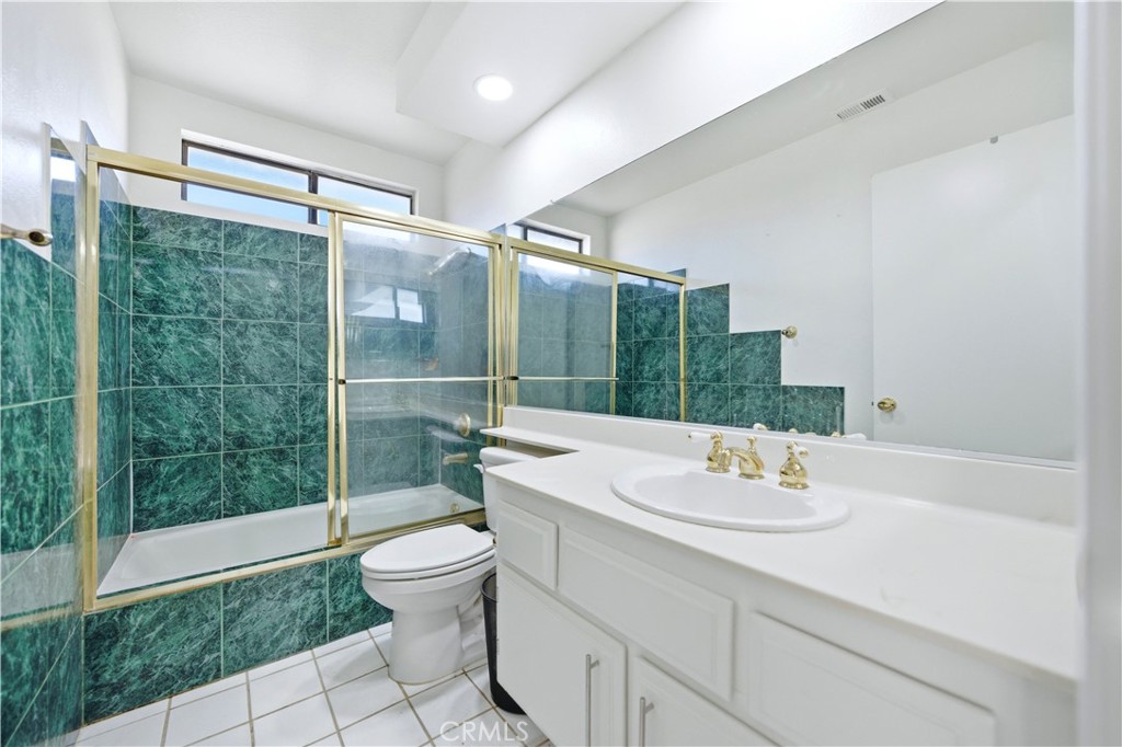 Fontana, California, 92336, United States, 3 Bedrooms Bedrooms, ,2 BathroomsBathrooms,Residential,For Sale,2028029