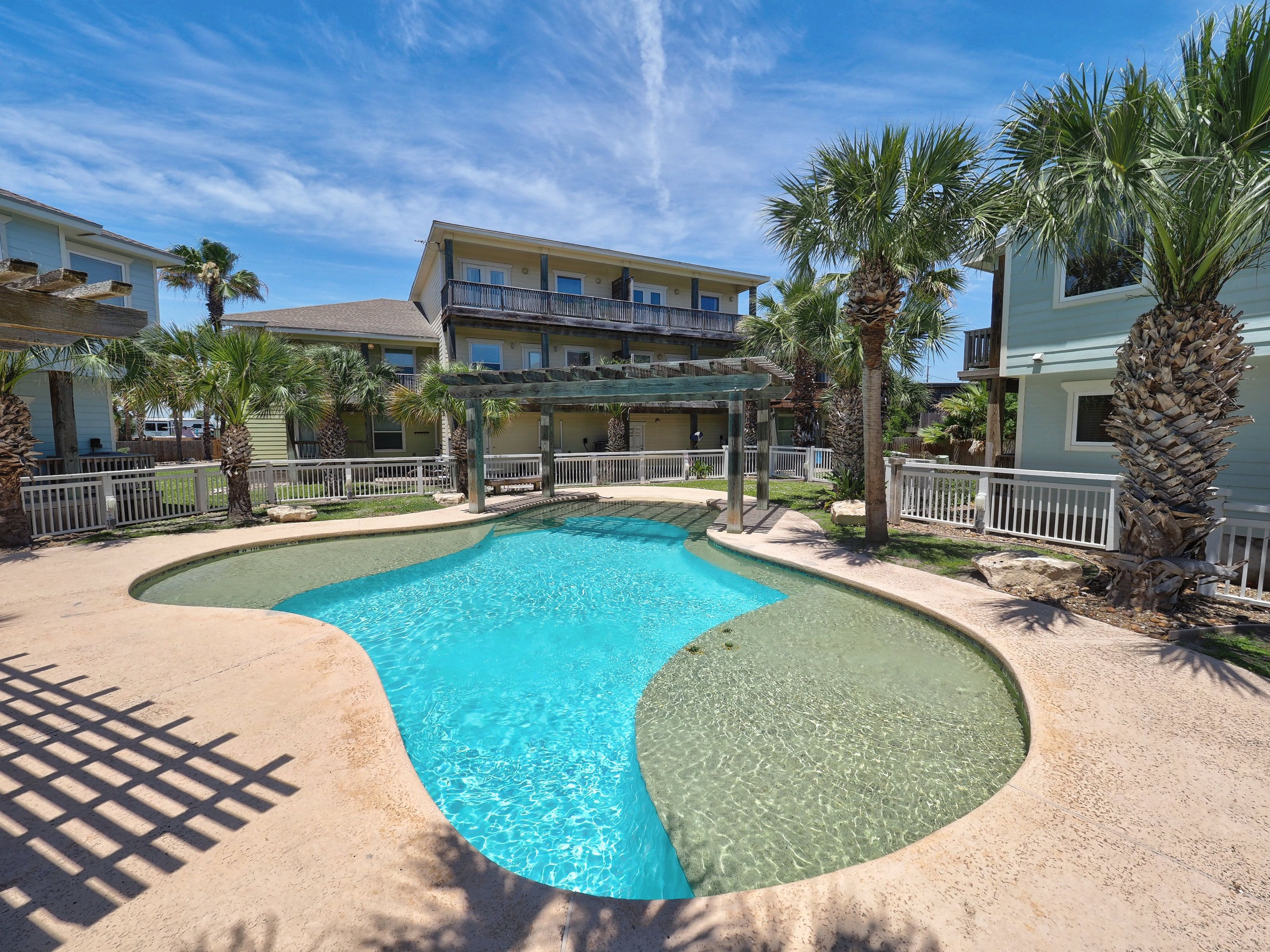  3BR Coastal Townhome in Port A - 物件實景