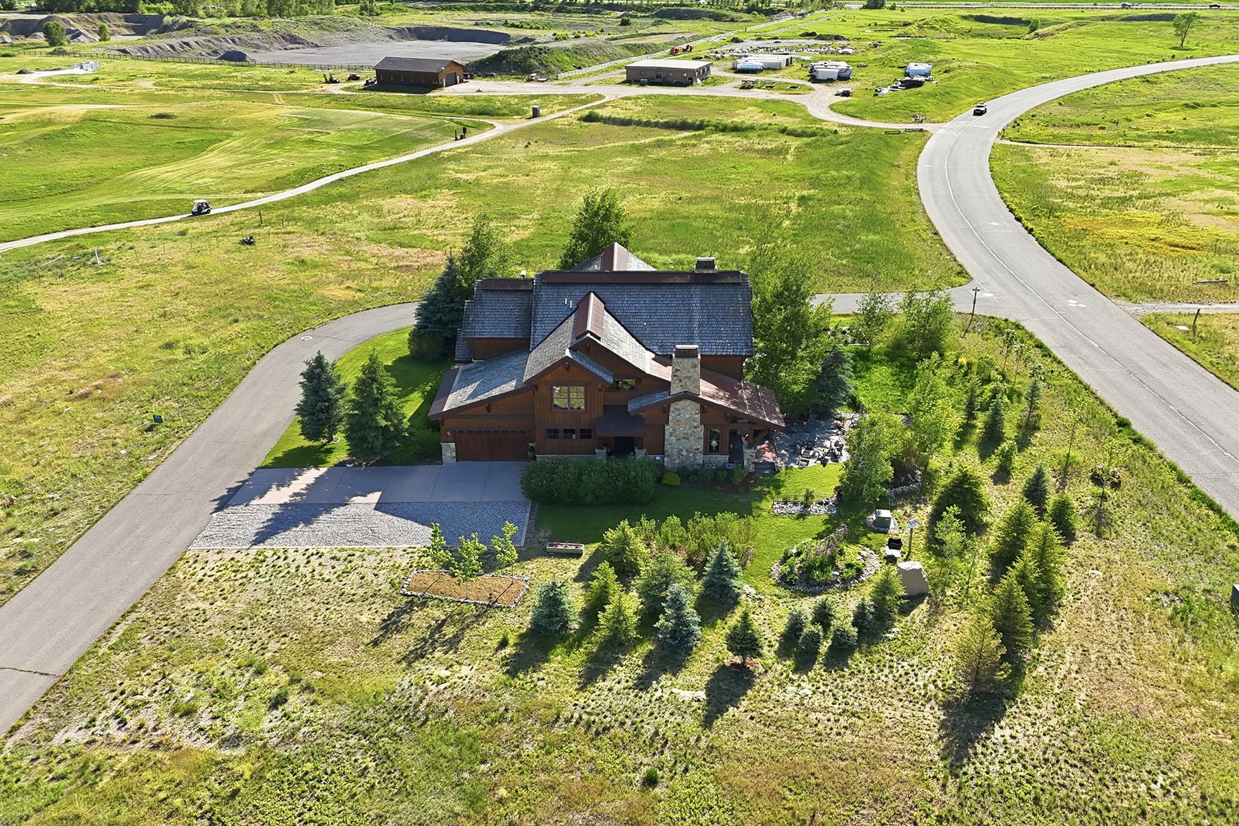  Luxury Home with Oversized Lot - 物件實景