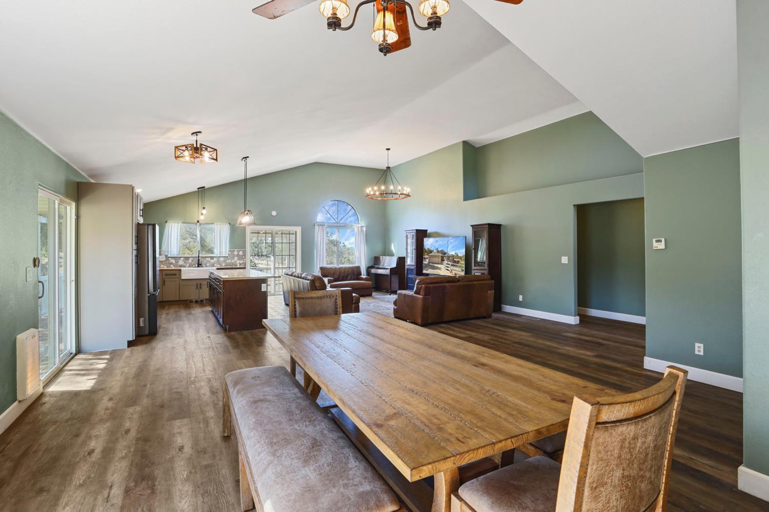 Valley Springs, California, 95252, United States, 3 Bedrooms Bedrooms, ,2 BathroomsBathrooms,Residential,For Sale,1978438