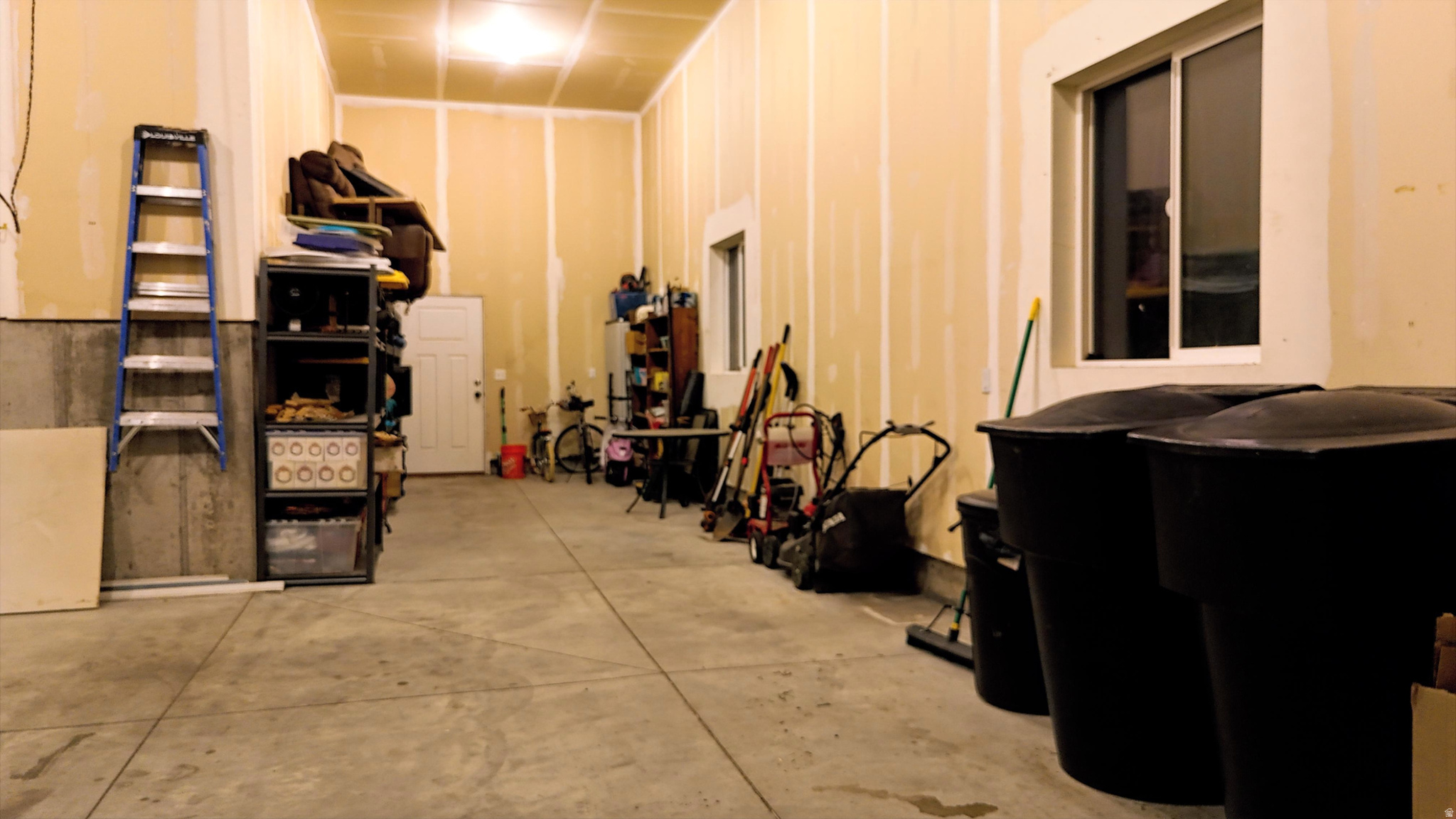 Plain City, Utah, 84404, United States, 7 Bedrooms Bedrooms, ,3 BathroomsBathrooms,Residential,For Sale,2000664