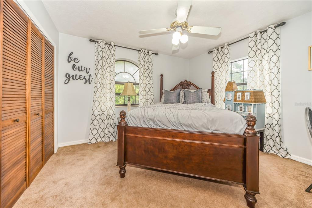 Dover, Florida, 33527, United States, 5 Bedrooms Bedrooms, ,3 BathroomsBathrooms,Residential,For Sale,1948421