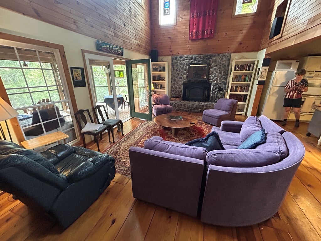 Blue Ridge, Georgia, 30513, United States, 3 Bedrooms Bedrooms, ,3 BathroomsBathrooms,Residential,For Sale,1954403