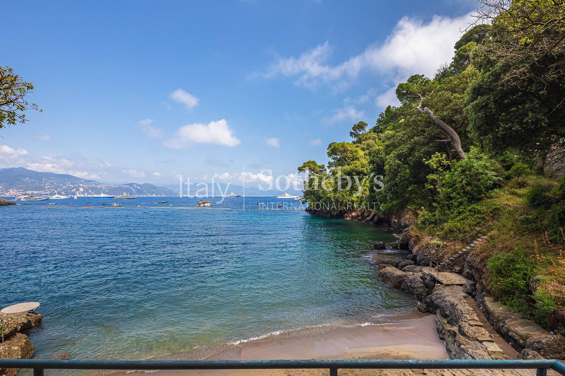  Magnificent Property with Direct Access to the Sea - 物件實景